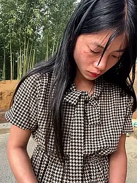 Snapshot of EmLy02 chatting on April 3, 2026, 1:03 am EmLy02 online show from April 3, 2026, 1:03 am