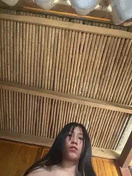 Snapshot of EmLy02 chatting on April 11, 2026, 8:40 am EmLy02 online show from April 11, 2026, 8:40 am