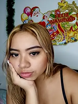 Emily  Hott online show from December 19, 2025, 3:02 am