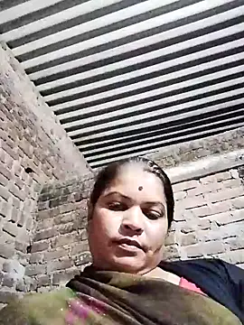 Rajnee33A online show from November 2, 2025, 4:20 pm