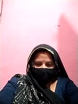 Rajnee33A online show from April 16, 2026, 4:52 pm