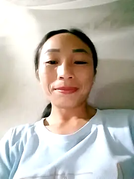 lucybaby00 online show from September 16, 2025, 3:02 pm