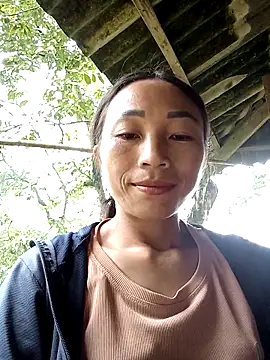 lucybaby00 online show from September 22, 2025, 2:13 am