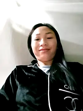 lucybaby00 online show from February 4, 2026, 10:47 pm