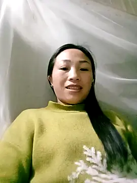 lucybaby00 online show from February 19, 2026, 10:28 pm