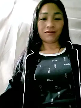 lucybaby00 online show from February 24, 2026, 11:25 pm