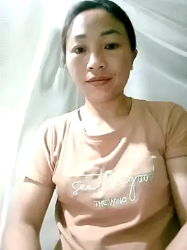 Snapshot of lucybaby00 chatting on March 30, 2026, 10:33 pm lucybaby00 online show from March 30, 2026, 10:33 pm