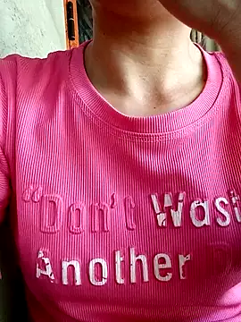 Snapshot of lucybaby00 chatting on April 9, 2026, 5:29 am lucybaby00 online show from April 9, 2026, 5:29 am