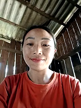 Snapshot of lucybaby00 chatting on April 13, 2026, 5:35 am lucybaby00 online show from April 13, 2026, 5:35 am