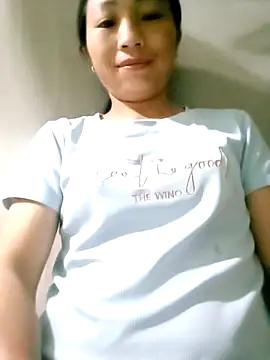 Snapshot of lucybaby00 chatting on April 15, 2026, 9:37 pm lucybaby00 online show from April 15, 2026, 9:37 pm