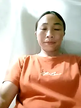 Snapshot of lucybaby00 chatting on April 16, 2026, 2:40 pm lucybaby00 online show from April 16, 2026, 2:40 pm