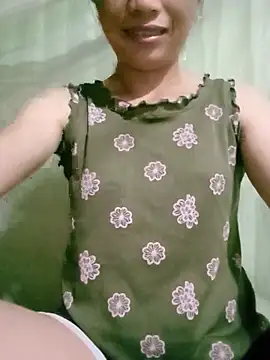 Snapshot of lucybaby00 chatting on July 4, 2026, 10:27 pm lucybaby00 online show from July 4, 2026, 10:27 pm