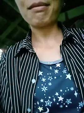 Snapshot of lucybaby00 chatting on July 8, 2026, 11:37 am lucybaby00 online show from July 8, 2026, 11:37 am