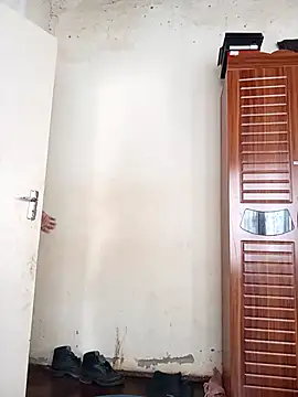 Snapshot of small_D94 chatting on November 9, 2025, 9:40 am small D94 online show from November 9, 2025, 9:40 am