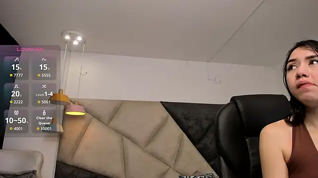 SaraWagner  online show from November 24, 2025, 12:32 am