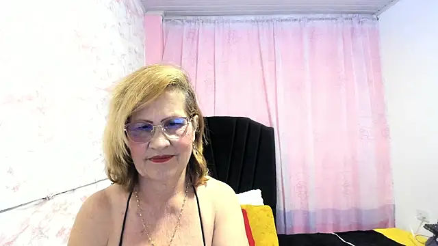 Snapshot of esmeraldaladys chatting on October 12, 2025, 7:24 pm esmeraldaladys online show from October 12, 2025, 7:24 pm