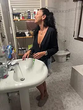 Snapshot of eddivad6974 chatting on September 19, 2025, 8:42 pm eddivad6974 online show from September 19, 2025, 8:42 pm