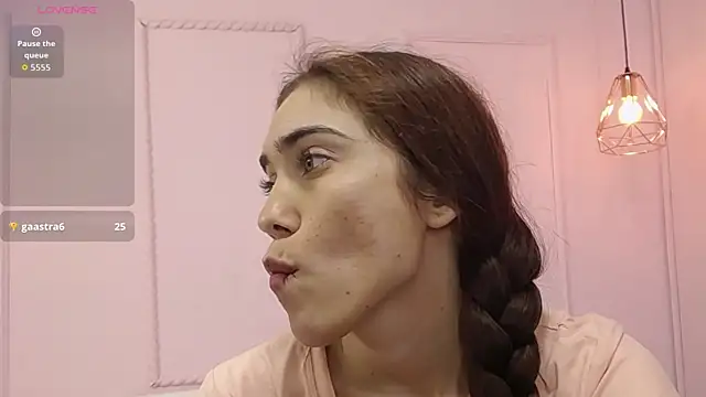 danna7cute online show from October 30, 2025, 9:59 pm