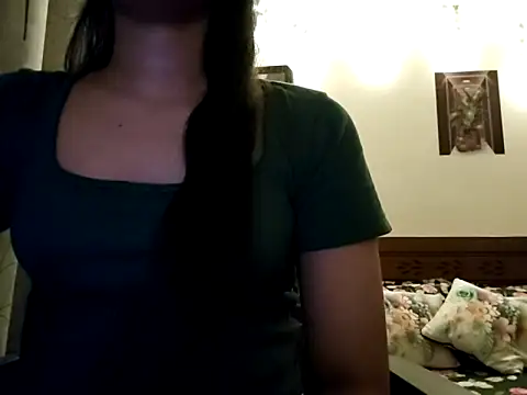 Maria--Strella online show from October 27, 2025, 6:45 pm