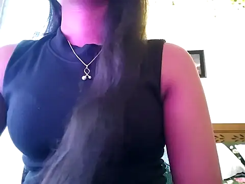 Maria--Strella online show from October 30, 2025, 7:10 am