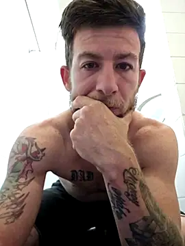 Snapshot of Couplesplay1 chatting on October 18, 2025, 1:45 pm Couplesplay1 online show from October 18, 2025, 1:45 pm