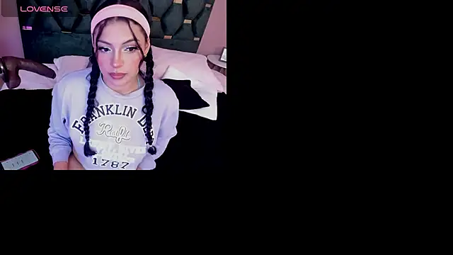 Micki   online show from October 30, 2025, 11:55 am