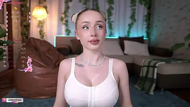 BabyyyLunaX online show from June 13, 2026, 7:45 pm