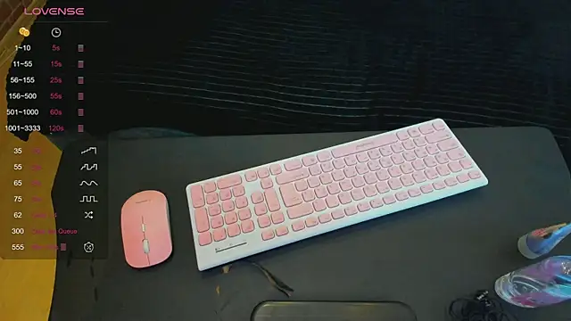 Cutiee Alicee online show from April 24, 2026, 8:33 pm