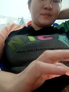  Babyrose  online show from February 8, 2026, 5:49 pm