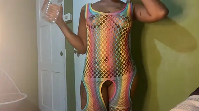 Liaprettygirl online show from April 7, 2026, 4:02 am