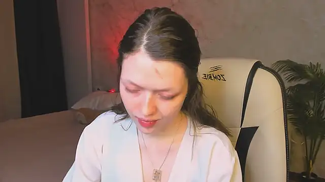 Lunar Lily online show from January 15, 2026, 5:45 am