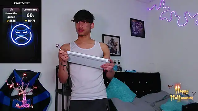 Gael Jones online show from October 27, 2025, 5:44 am