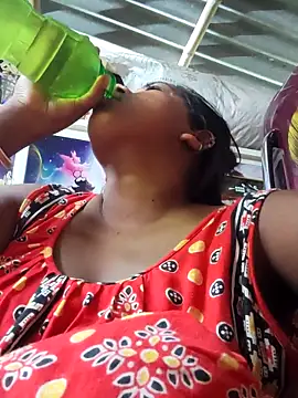 Snapshot of Hot-Show2 chatting on September 29, 2025, 7:02 am Hot-Show2 online show from September 29, 2025, 7:02 am