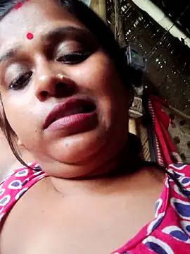 Snapshot of Hot-Show2 chatting on October 15, 2025, 10:48 am Hot-Show2 online show from October 15, 2025, 10:48 am