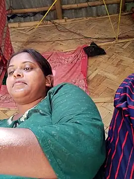 Snapshot of Hot-Show2 chatting on October 28, 2025, 7:01 am Hot-Show2 online show from October 28, 2025, 7:01 am