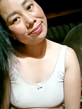 Snapshot of LyyChac chatting on November 28, 2025, 7:22 am LyyChac online show from November 28, 2025, 7:22 am