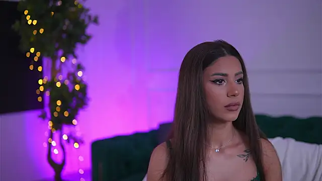 SiennaRuh online show from April 19, 2026, 10:47 am