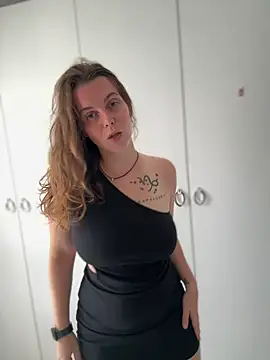 TenderLaGlamor online show from September 18, 2025, 11:23 am