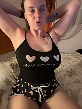 TenderLaGlamor online show from July 20, 2026, 9:06 pm