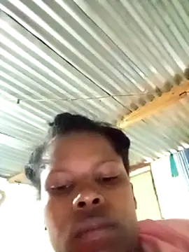 Snapshot of Caramelchick01 chatting on October 15, 2025, 4:34 am Caramelchick01 online show from October 15, 2025, 4:34 am