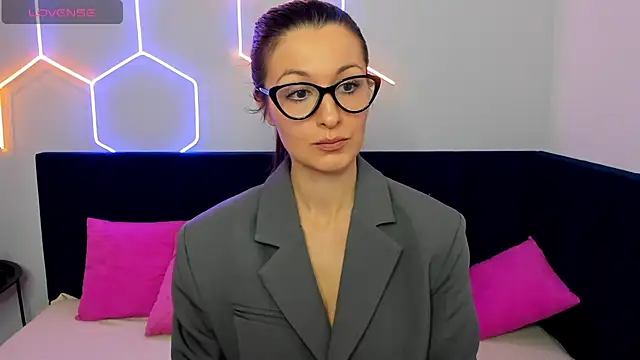 Joan Nelson online show from December 19, 2025, 1:34 am