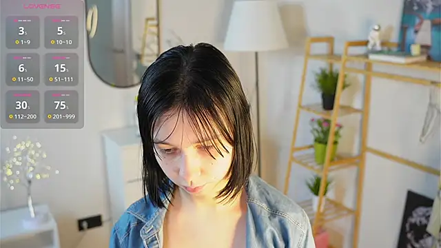 Snapshot of SuzanneHowse chatting on November 2, 2025, 6:38 am SuzanneHowse online show from November 2, 2025, 6:38 am