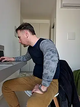 mrlyuis online show from February 24, 2026, 12:58 pm