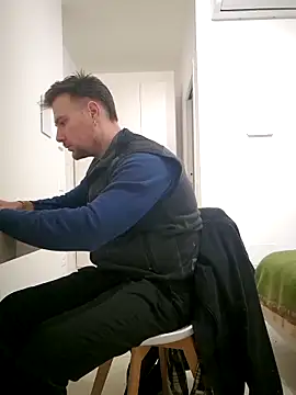 mrlyuis online show from February 27, 2026, 7:47 pm