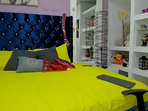 elianaa soto online show from November 28, 2025, 5:26 pm