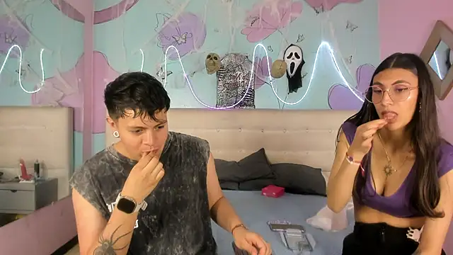 Snapshot of Ethan_N_Abby chatting on October 17, 2025, 7:38 pm Ethan N Abby online show from October 17, 2025, 7:38 pm