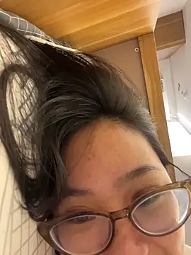 bunny b4nny online show from November 7, 2025, 5:35 pm