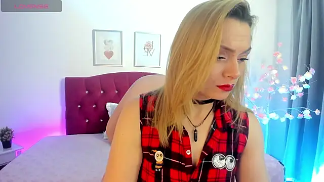 Snapshot of scarlett_blake11 chatting on October 15, 2025, 4:56 am scarlett blake11 online show from October 15, 2025, 4:56 am