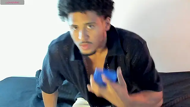 zarek lux online show from September 25, 2025, 1:04 pm