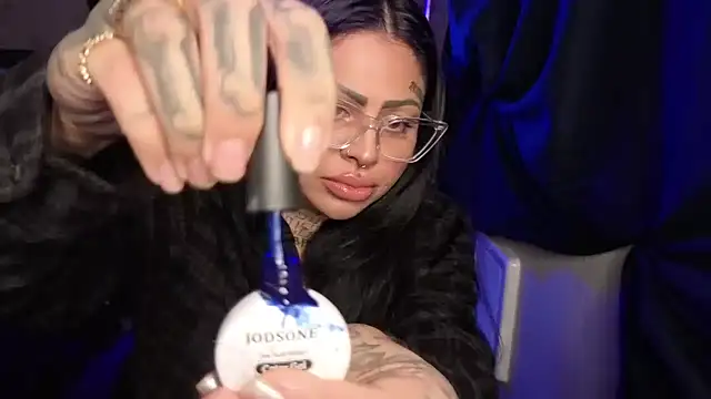 chicanachic13 online show from January 17, 2026, 4:06 am